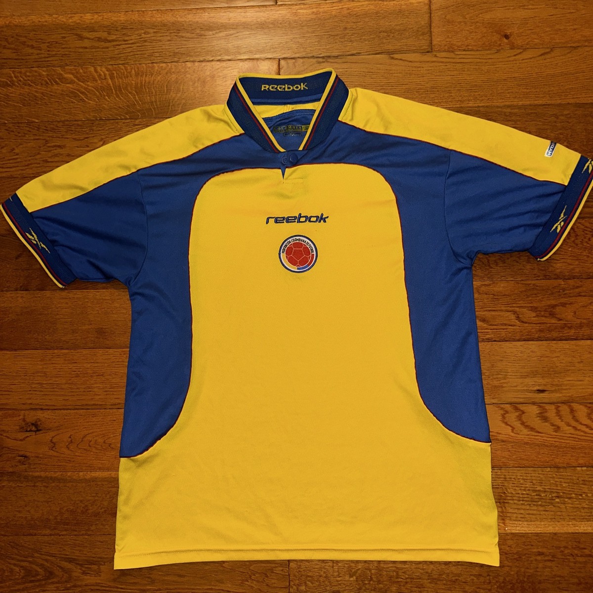 ウェア 2001-03 Colombia Reebok Home Shirt M 2001-03 Colombia Reebok Home Shirt L | Vintage Football Shirts