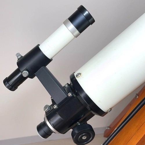 Vixen Custom 80M Vintage Astronomical Refractor Telescope with Wooden Tripod - Picture 8 of 14
