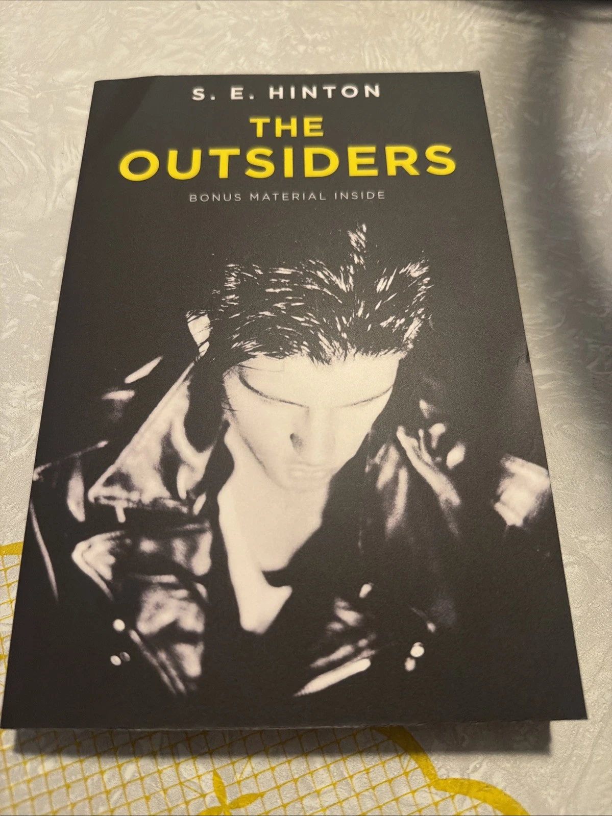 Outsiders by S. E. Hinton (2006, Uk-B Format Paperback)