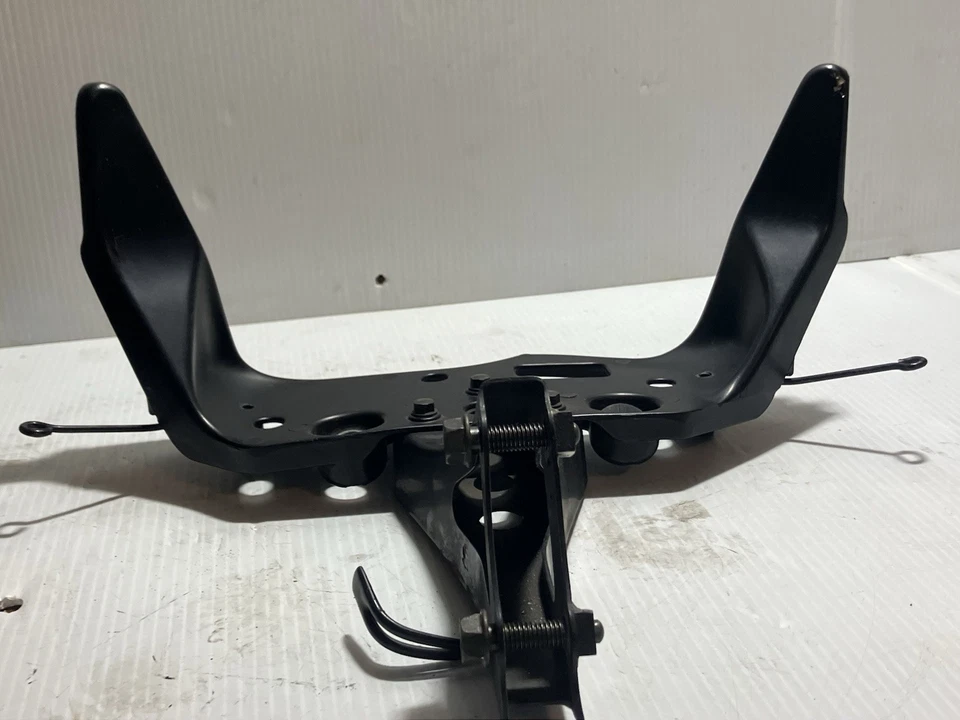 2001 Honda CBR600 F4i передний кронштейн крепления (оригинальный) - Изображение 3 из 4