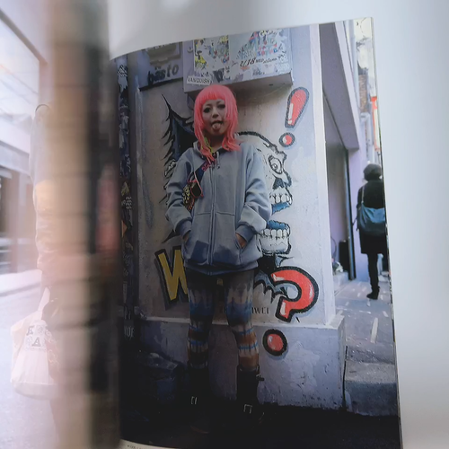 FRUiTS 2009 No.143 Japanese Women Girls Street Fashion Magazine Harajuku Japan - Vídeo 1 de 1