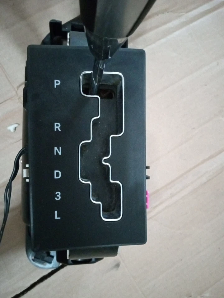 2005-07 Chrysler 300 Dodge Charger Magnum Floor Gear Shifter Assembly - Image 4 of 4