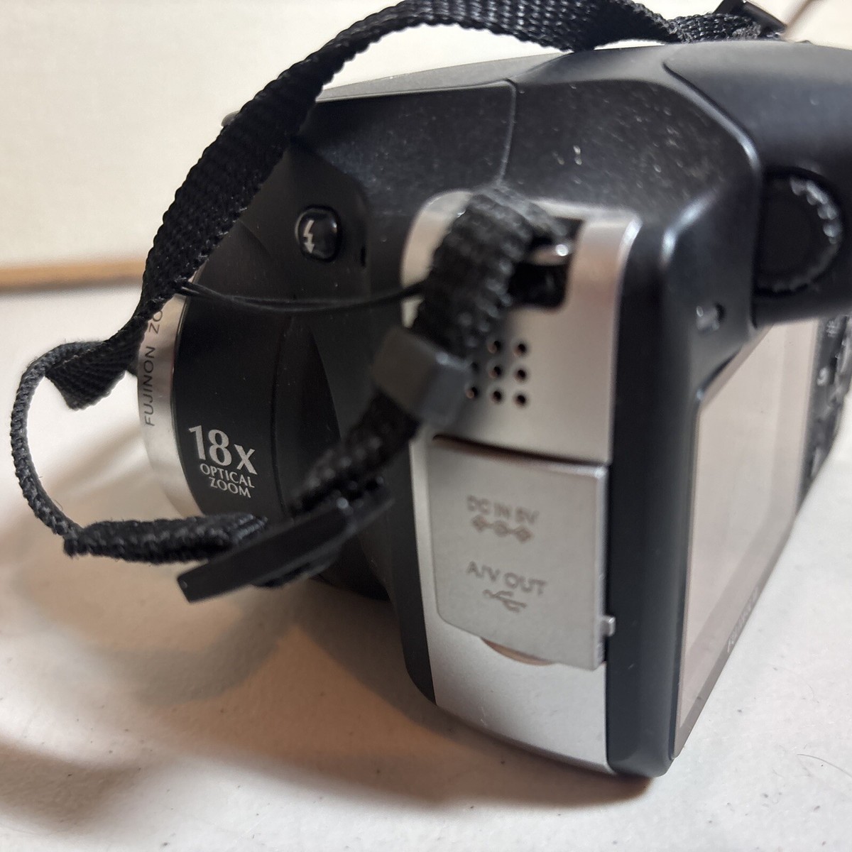 Fujifilm FinePix S Series S8000fd 8.0MP Digital Camera - Black see