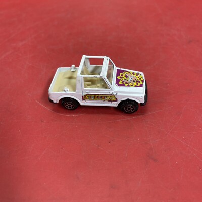 Very rare Suzuki Sj Samurai Jimny 1/64 Chuck e Cheese white original