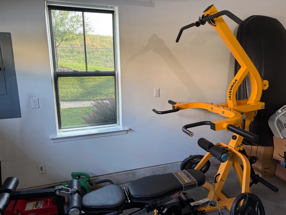 Banco de trabajo Powertec Home Gym LeveryGym - Bonito conjunto con pesas Foto 3 de 4