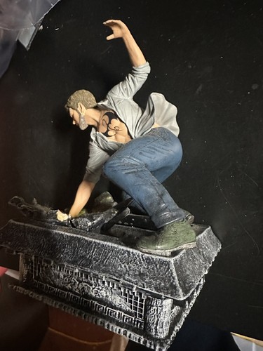 Marvel Gallery Diamond Select Netflix Iron Fist Statue No Box - Picture 5 of 10