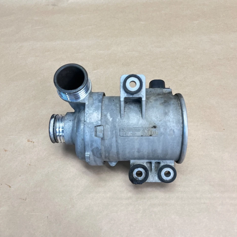 2013-2016 BMW 328I XDRIVE F30 2.0L - Líquido de arrefecimento elétrico/bomba de água 8625097 - Imagem 3 de 4