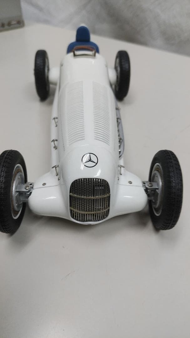 CMC 1/18 Mercedes-Benz W25 1934 White Limited Edition 2426/3000