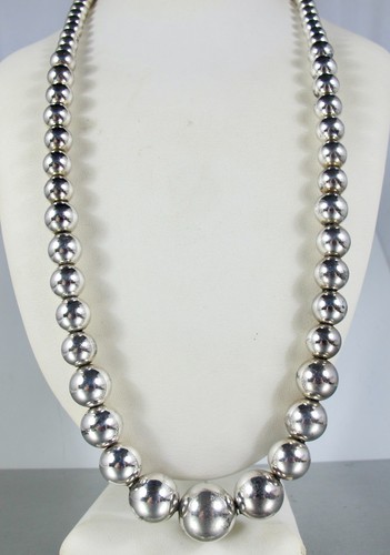 Vtg. Navajo Sterling Silver Smooth Graduated Pearl Beads Necklace Cone End Caps - Picture 2 of 7