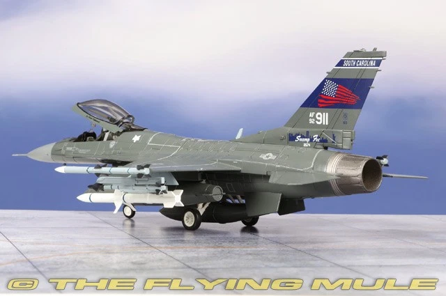 Hobby Master 1:72 F-16C Fighting Falcon USAF 169th FW, 157th FS SC ANG #92-3911 - Image 2 of 4