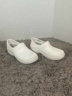 Crocs W7 White Closed Toe Work Clogs Slip On Shoes Dual Crocs Comfort