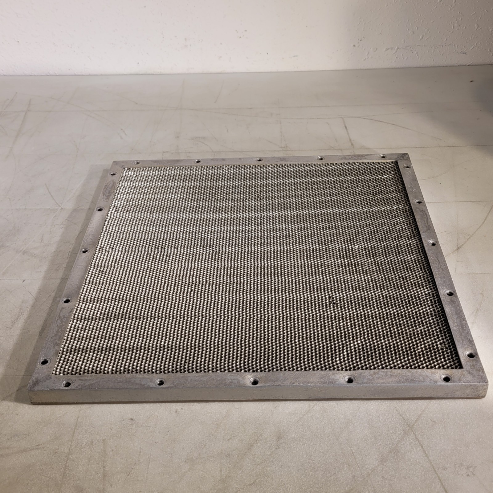 Parker Chomerics 06-1102-5853 EMI Shielded Vent Honeycomb Shielded RF Filter