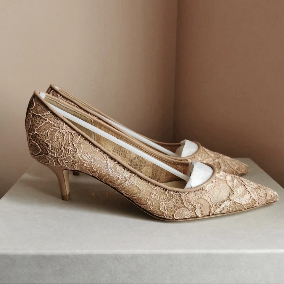 Zapatos de salón de encaje Jimmy Choo Aza Foto 2 de 4