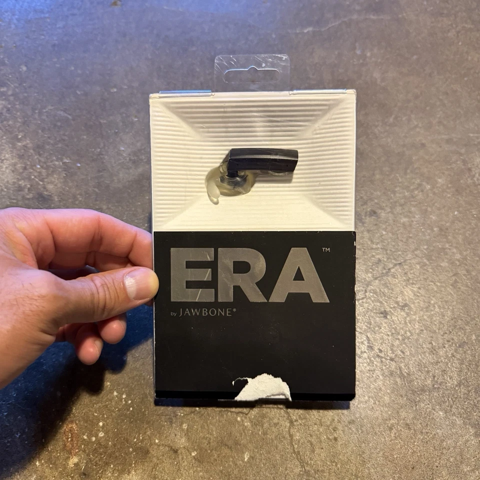 Jawbone ERA Headset Black Streak Noise Assassin 4.0 HD Audio New - Image 2 of 4