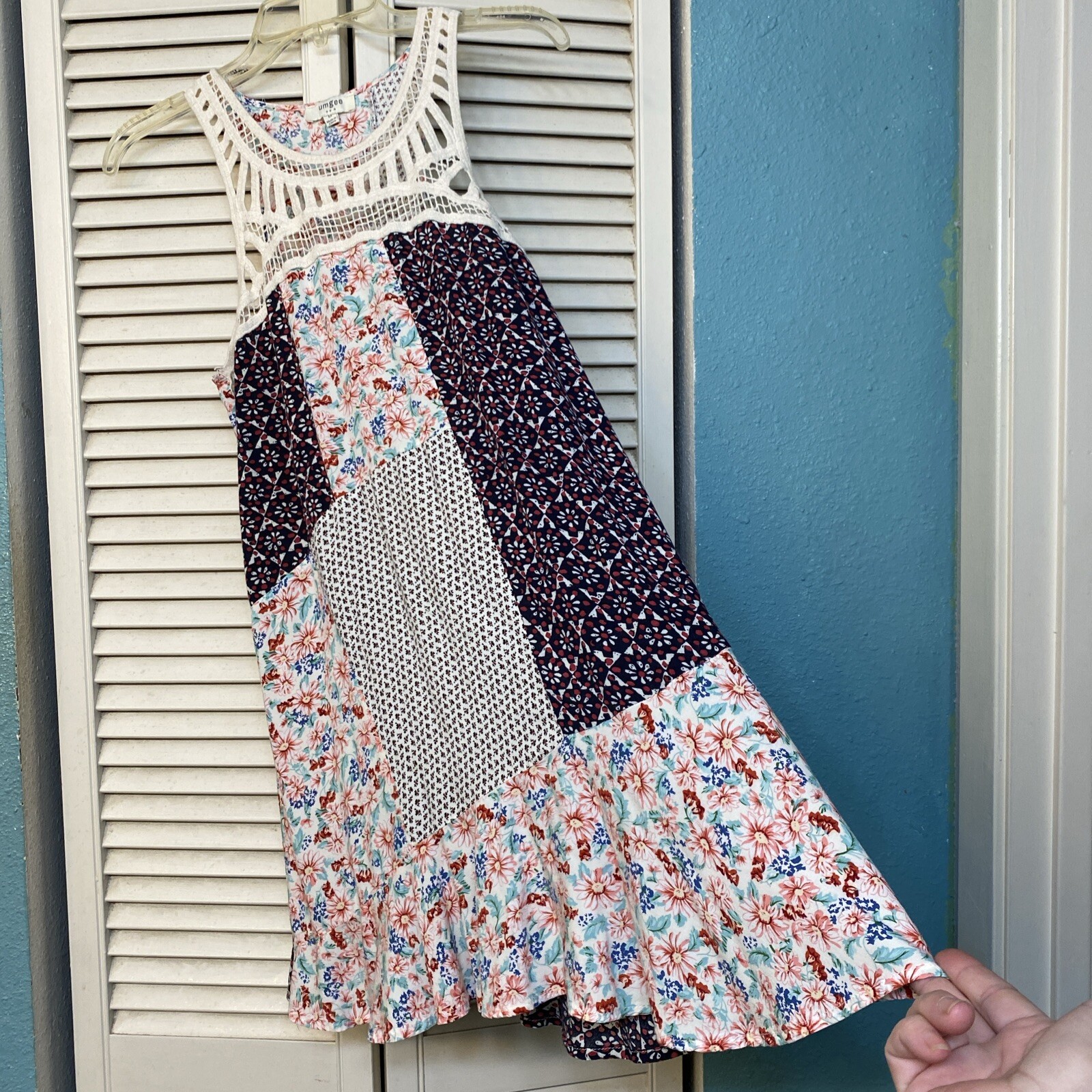 Umgee Medium Patchwork Sleeveless Tunic Crochet I… - image 1