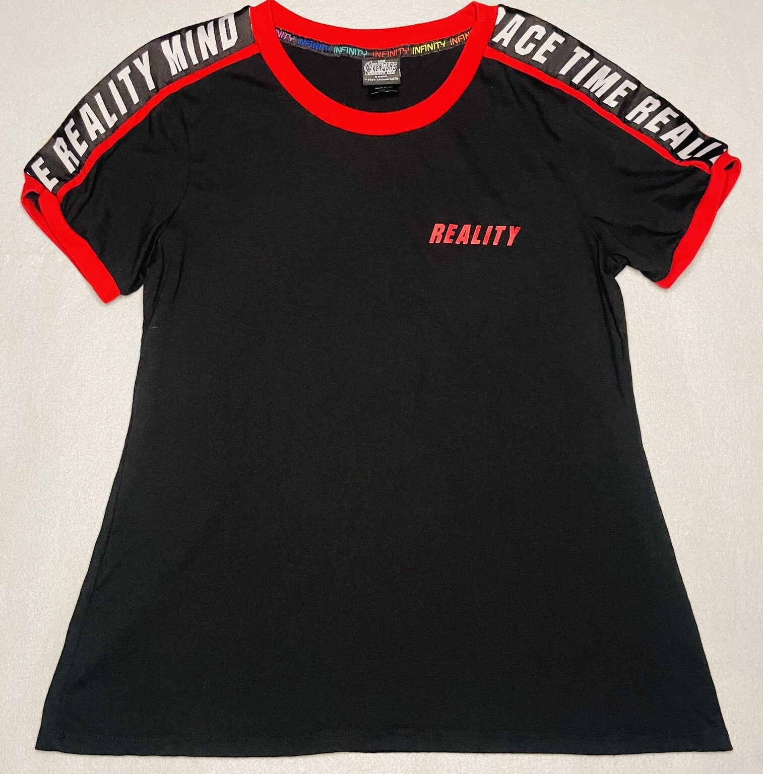 Marvel Her Universe t-shirt Black Red Avengers Short Sleeve Medium