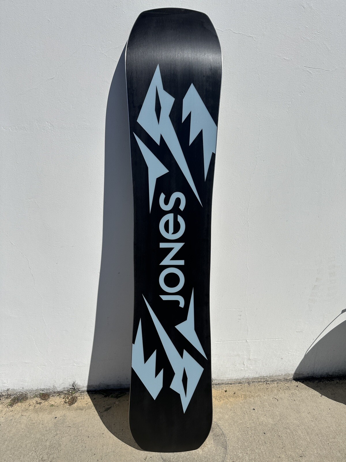 Jones Mountain Twin Mens Snowboard Size 154cm 2023