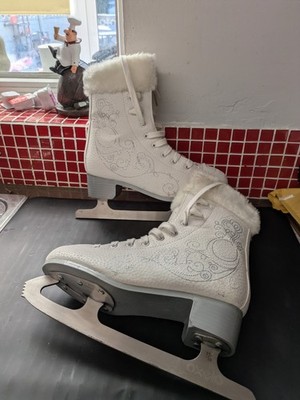 Oxelo Fluffy Ice Skates Figure Skates Size UK 4 EU Size 37 Nice Ice Skates