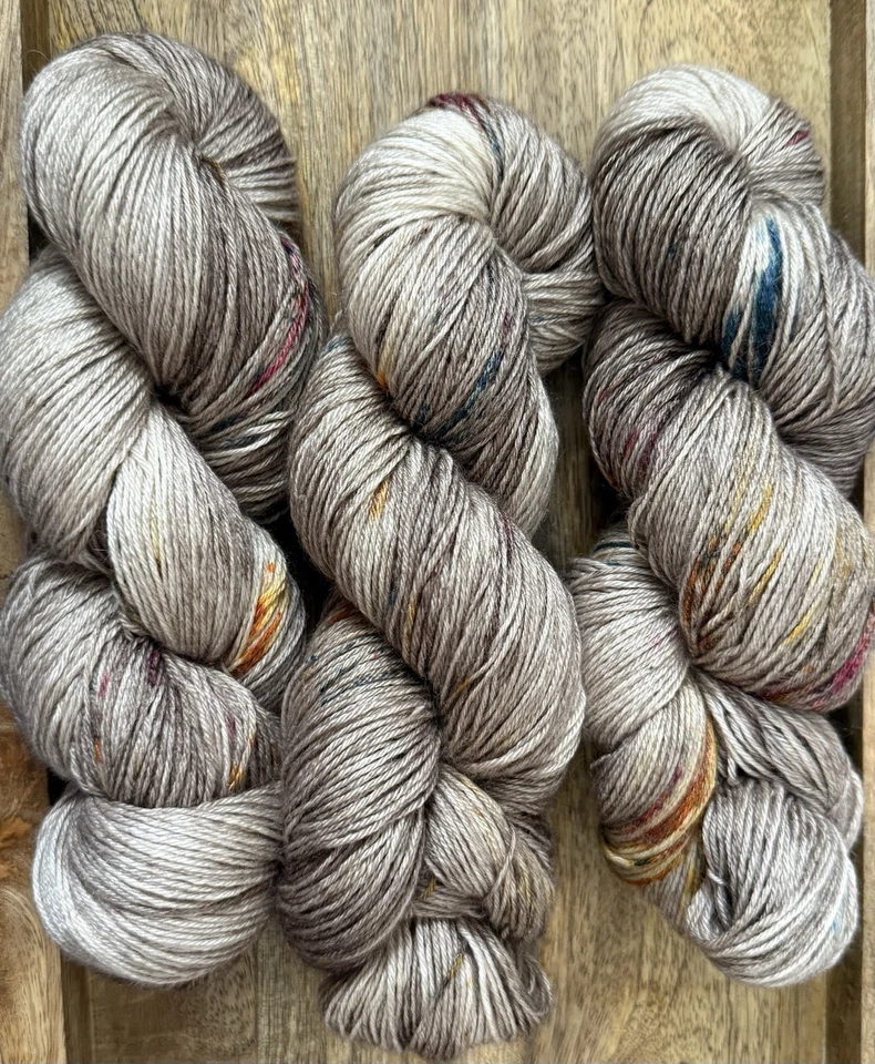 Handgefärbte Wolle je 100 g Strang - Bild 3 von 4