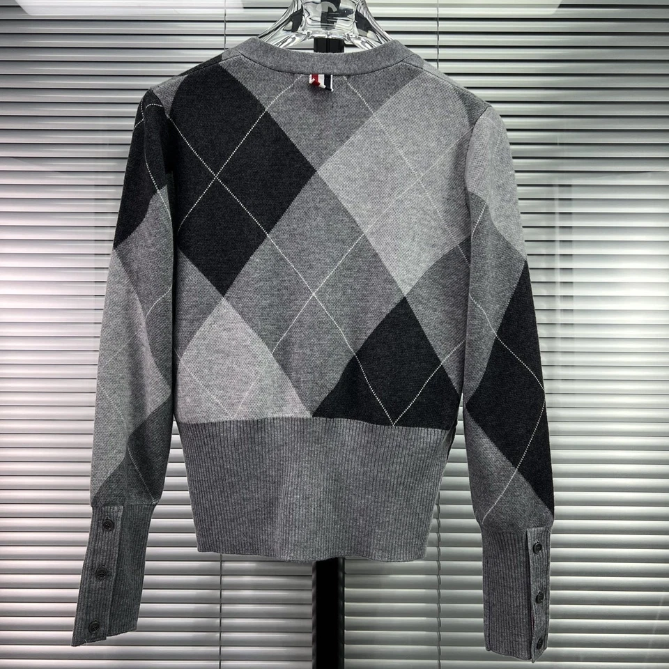 Thom Browne Hombres/Mujeres Nuevo Tejido Rayas Cuello en V Retro Cárdigan Chaqueta Foto 2 de 4