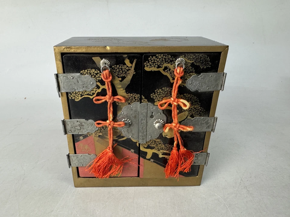Y8668 HINA DOLL Doll's Festival Makie miniature furniture box Japan antique - Image 2 of 4