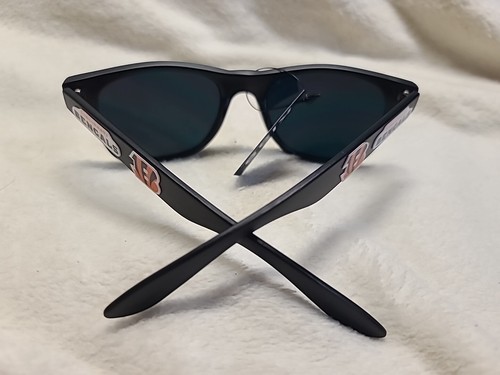 Cincinnati Bengals NFL Themed 80's Retro Vintage Style Fired Mirrored Sunglasses - Picture 5 of 7