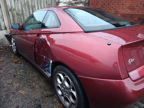 Alfa Romeo GTV 2.0 Twin Spark Lusso - Picture 1 of 7