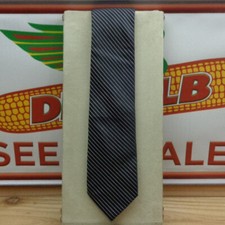 CLAIBORNE "Tie"