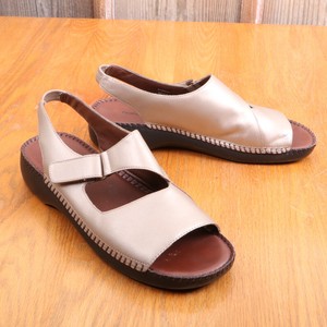 naturalizer slip on sandals