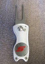 Snap On Tools Aluminum SILVER Golf Divot Repair Tool And Ball Marker BRAND NEW 