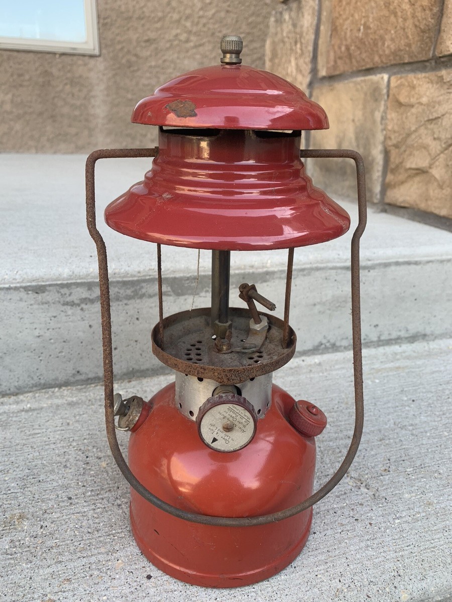 ライト・ランタン Coleman 200 Lantern DX Coleman Quad Lantern 190 Lumens 75 Hrs Run Time Rechargeable