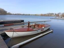 Einsteigerboot FlyTour 640 Segelboot Holz mit Trailer Anfänger
