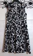 Calvin Klein Dress Women s Size 10 Black Geometric Sleeveless V Neck
