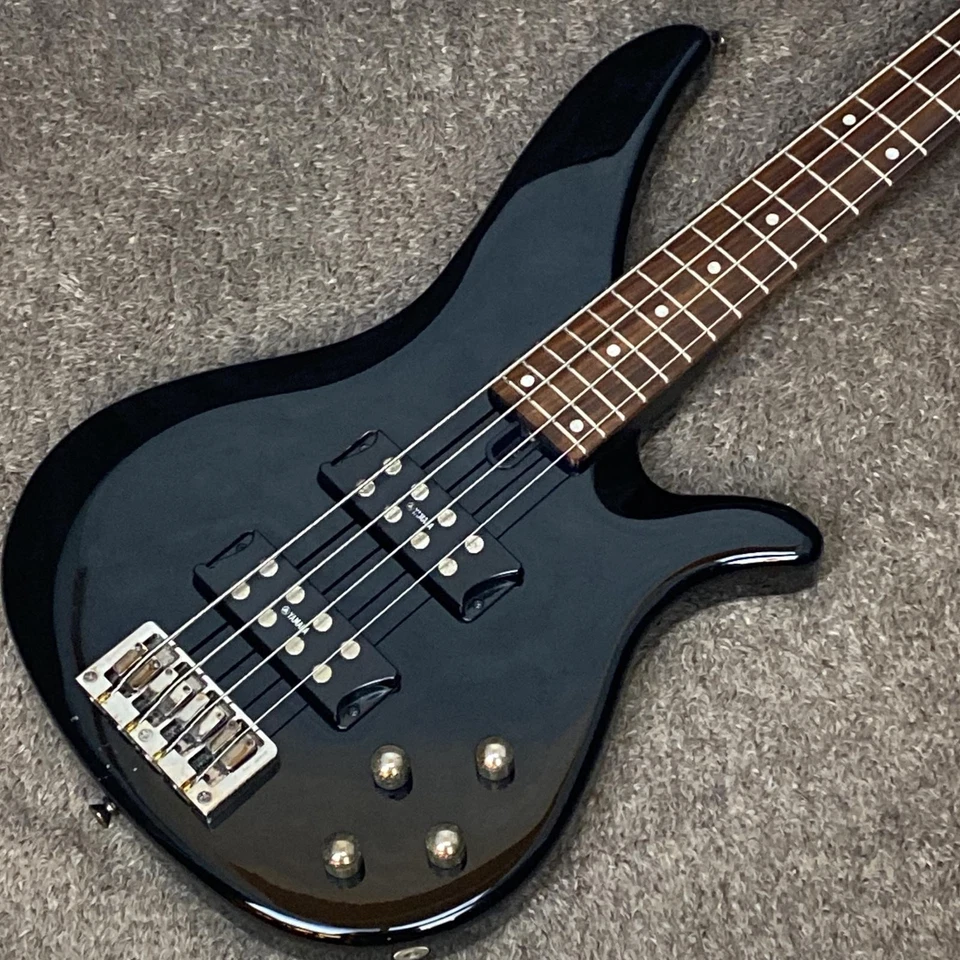 Bajo eléctrico Yamaha RBX-374 Active EQ de 4 cuerdas estilo moderno negro - Imagen 2 de 4