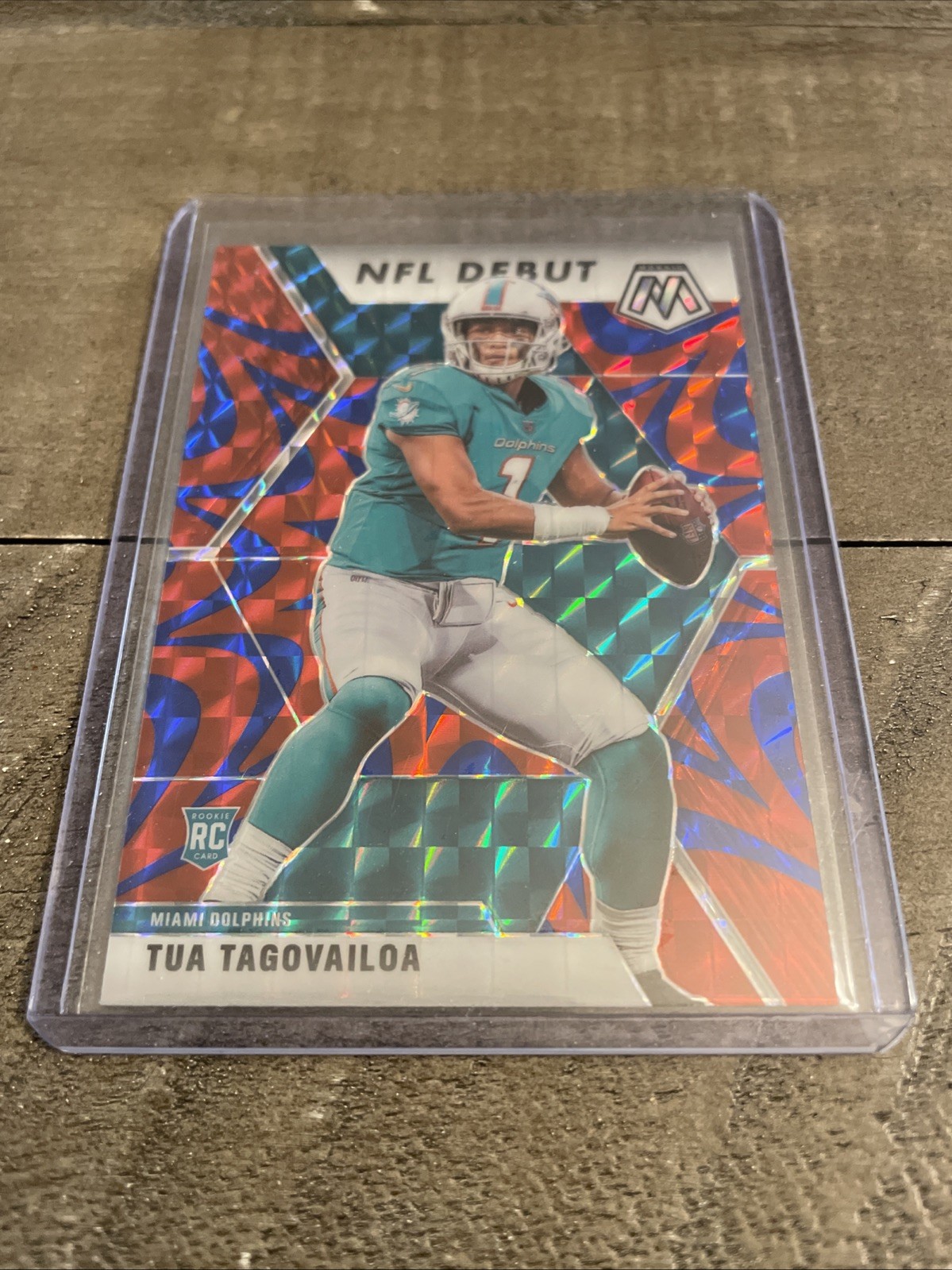 2020 Panini Mosaic - NFL Debut Tua Tagovailoa #262 Reactive Blue Mosaic Prizm...
