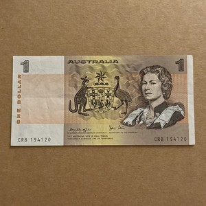 AUSTRALIA 1 Dollar P-42 ND 1983 x 1 Pcs ANIMAL YOUNG QUEEN AU/UNC