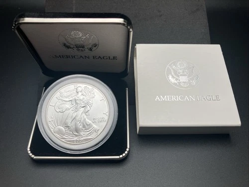 2001 Silver American Eagle 1 oz .999 Uncirculated Coin - In Capsule