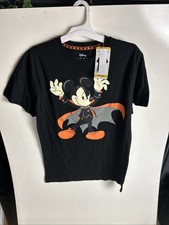 Disney Halloween T-Shirt Glow in the Dark New With Tags Size M Fast Shipping