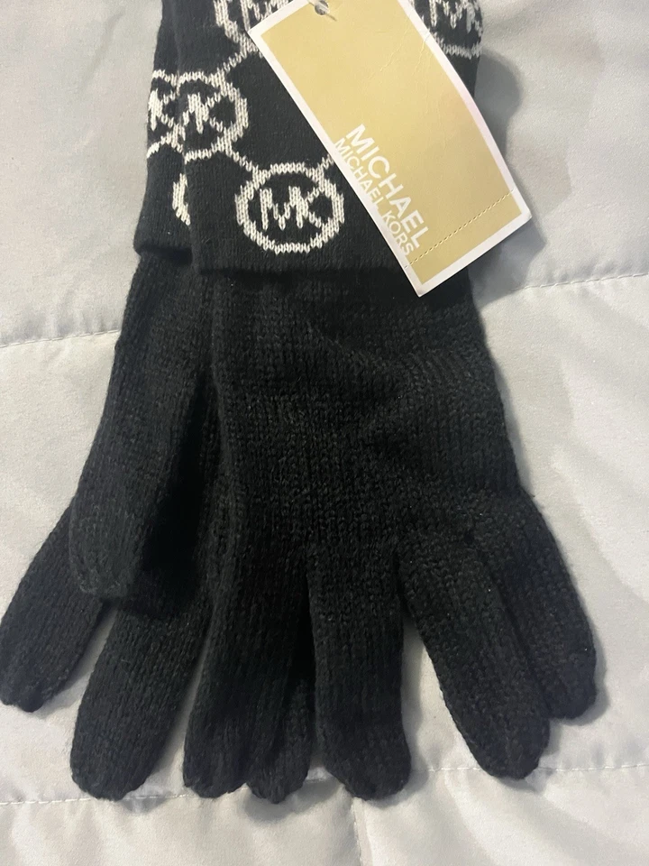 Guantes Michael Kors Tejidos Argyle MK Logo Negro Blanco Precio de venta sugerido por el fabricante $48 NUEVOS Talla Única Foto 3 de 4