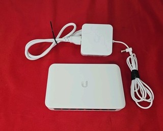 Ubiquiti UniFi Switch Lite 8 PoE 8 Port Gigabit Switch with 4 PoE W/ AC Adapter