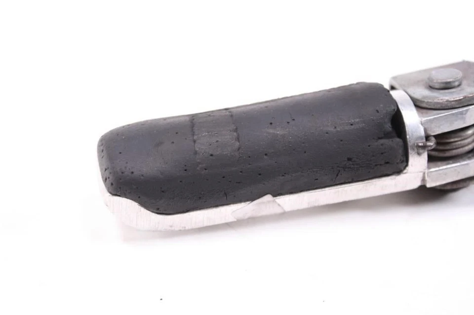 Pie del conductor del lado izquierdo 92 Suzuki Bandit GSF 400 Foto 4 de 4