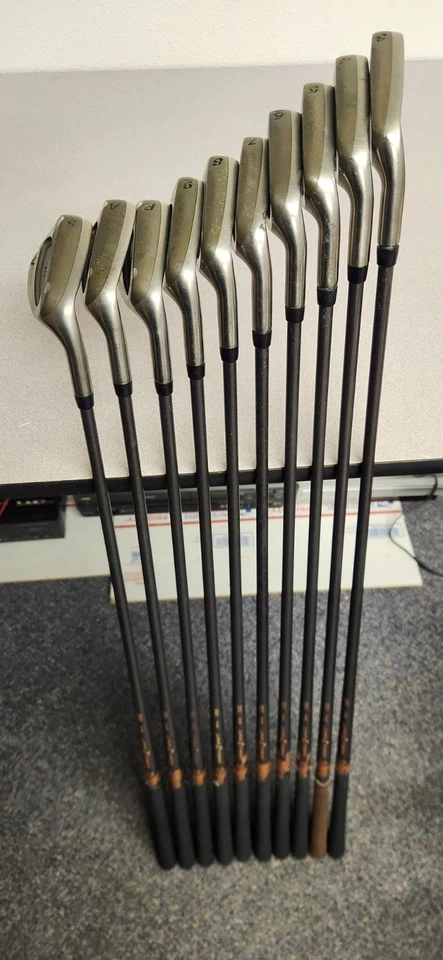 Taylormade Ti Bubble 2 Irons Set of 10 3-9 PW SW AW R-80 Regular Graphite Shafts - Image 2 of 4