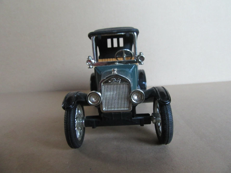 932L Raro ERTL USA 9794 Ford T 1918 Runabout Tirelire Bell System 1:25 Die Cast - Immagine 2 di 4