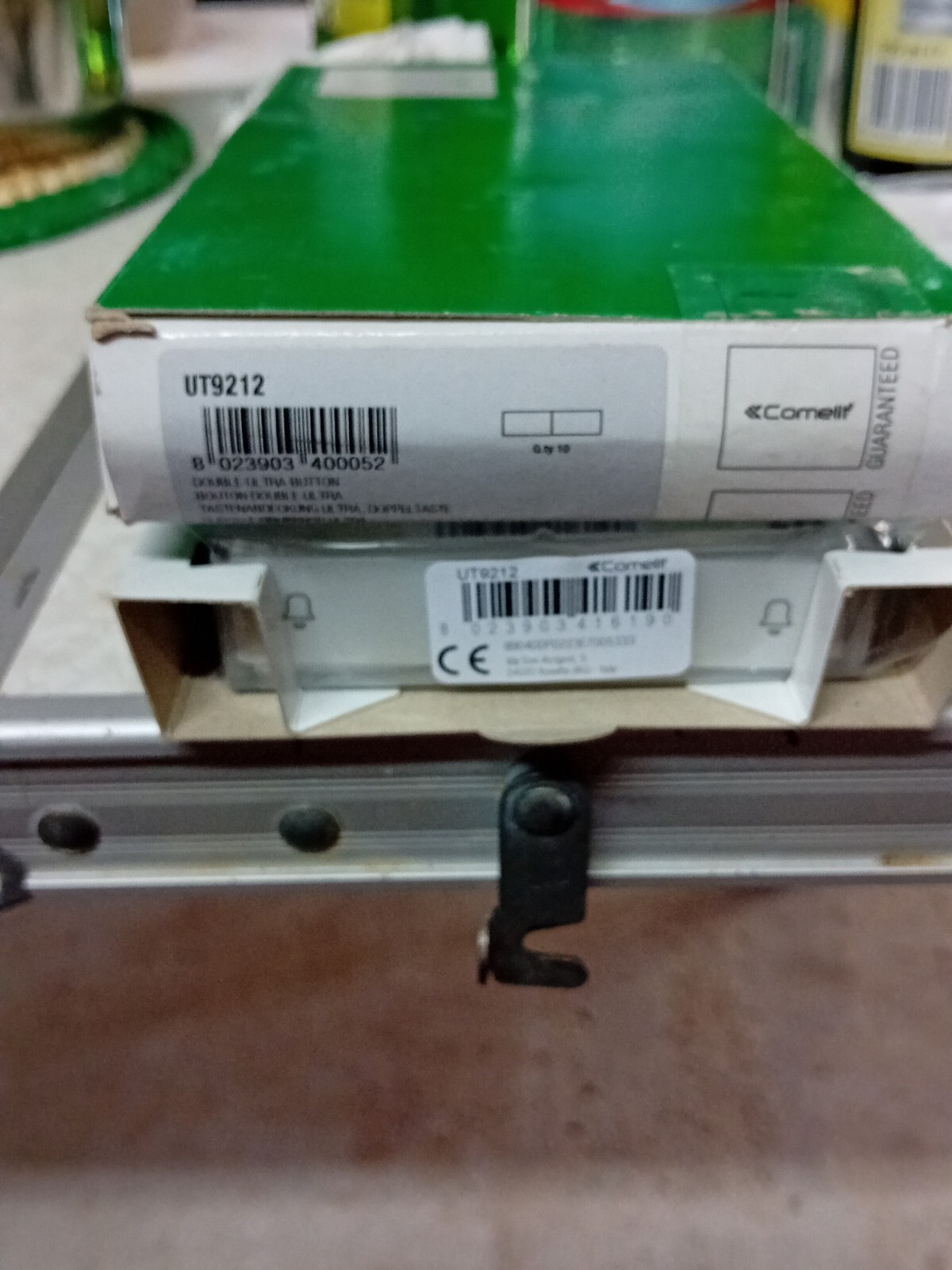 2 pezzi COMELIT UT9212 PULSANTE DOPPIO PER PULSANTIERA ULTRA DOPPIO CARTELLINO