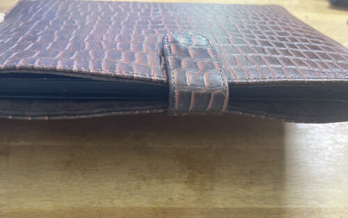 Croco iPad sleeve - Picture 3 of 5
