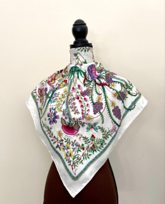 New Gucci Scarf GG Logo Floral Print  Multicolor Flowers Ivory White Silk Wrap