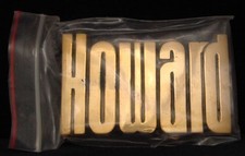 LH18152 NOS VINTAGE 1970s/80s CUT-OUT NAME  HOWARD  SOLID BRASS BUCKLE
