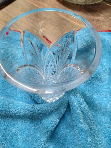 4charityWATERFORD WaterVille 5 7/8" Flared Vase 4.25 Opening (1 Ding) - Picture 7 of 18
