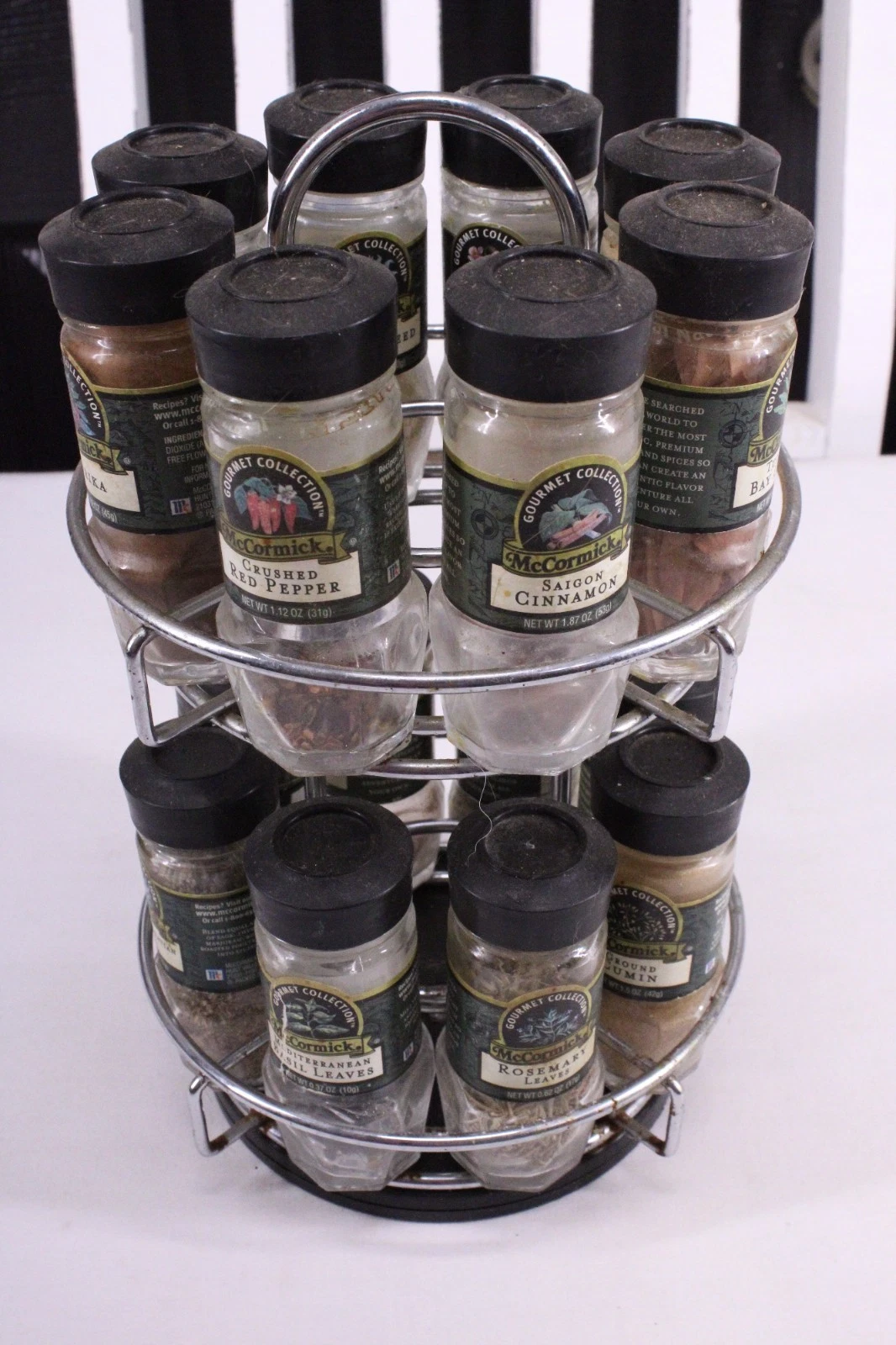 McCormick Gourmet Collection Spice Jars With Black Lid 16 Jars And Spice Rack