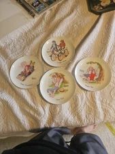 EUC set of 4 Vintage Norman Rockwell~Four Seasons~decorative plates~6 1/4"